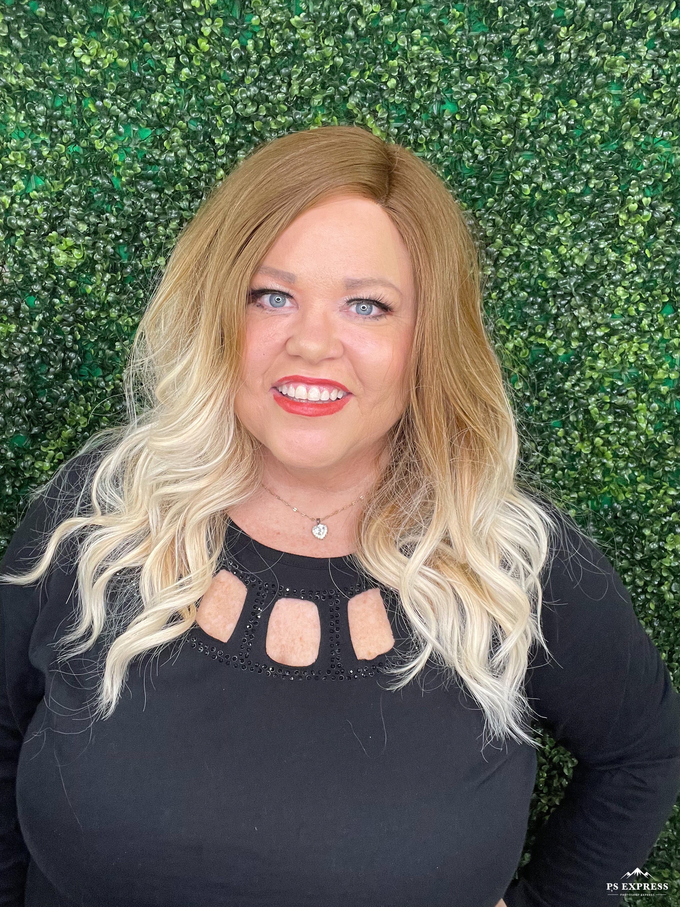 Emily Simply Chic HS Wig W5742